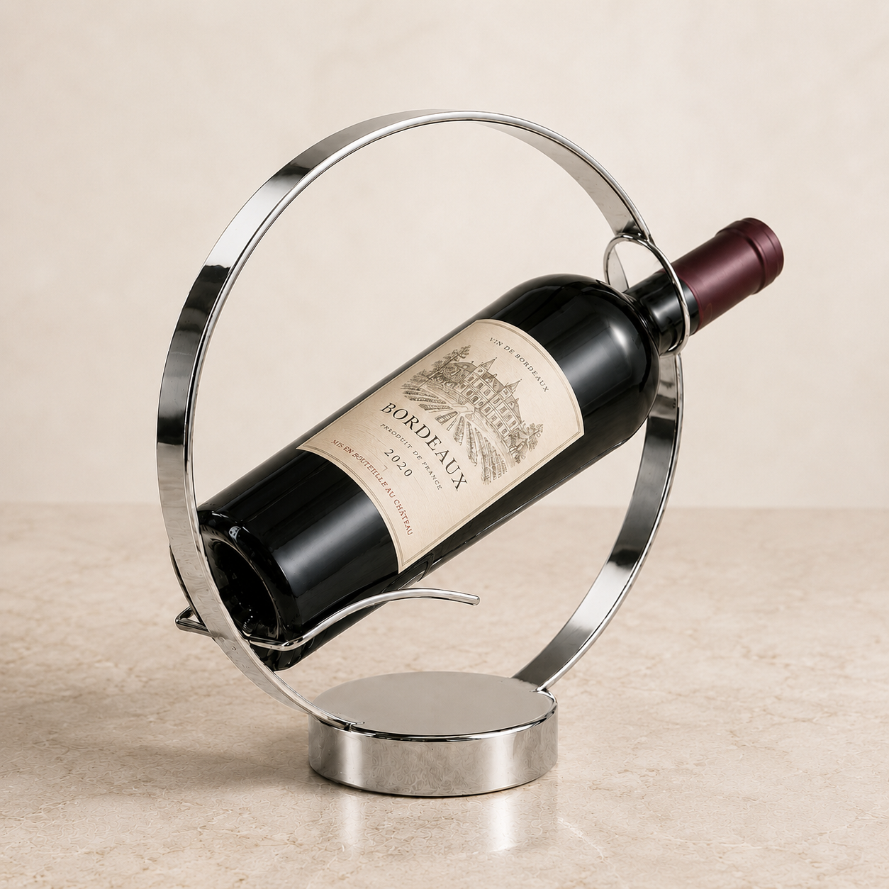 Porte-bouteille cercle argent avec bouteille de Bordeaux
